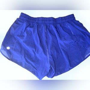 Lulu Lemon SZ 8 High Low Short